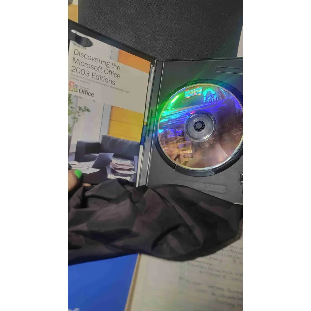 Microsoft Office Professional Edition 2003 Software CD/guide book